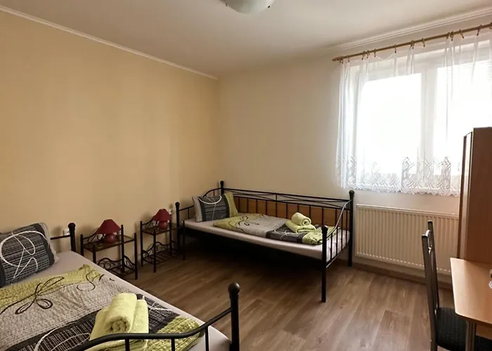 Vinarsky Dum Palava בית הארחה סטרחוטין